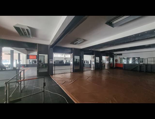1,854M² RETAIL FOR SALE IN CHURCHILL ESTATE